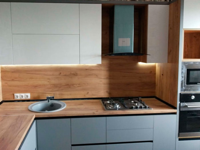 угловая кухня с барной стойкой на заказ